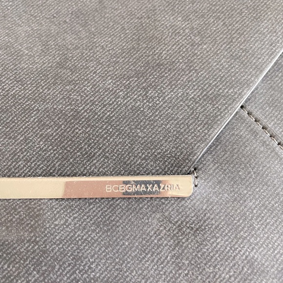 BCBG clutch - Picture 2 of 8